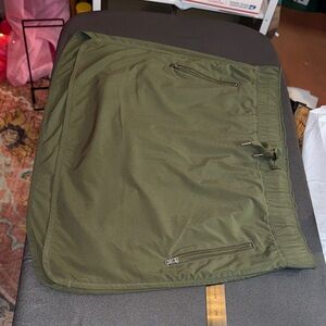 Athleta Khaki Skirt with Functional Pockets